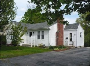 100 Mark Wood Dr, Barrington, RI 02806