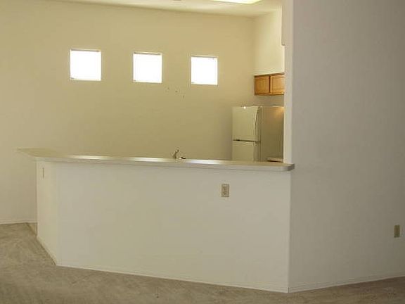 5th image of 957 W Calle Arrieta
