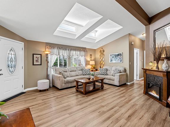 2nd image of 705 Sequoia Street