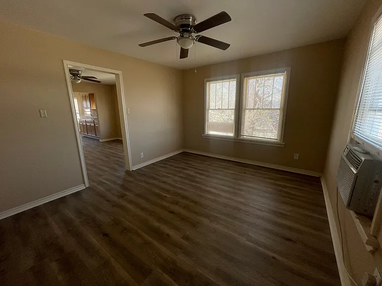 466 Clinton St #4 — Photo 3