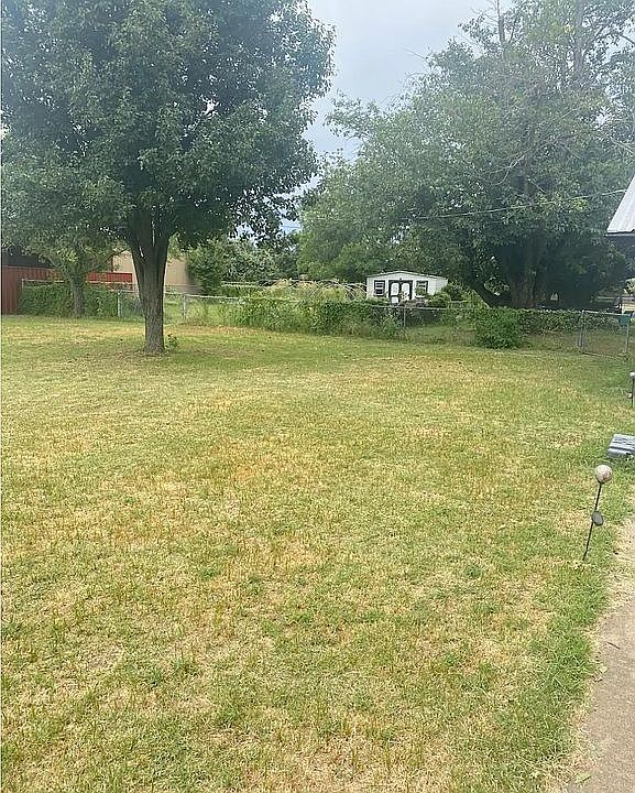 1st image of 107 Riverside Dr