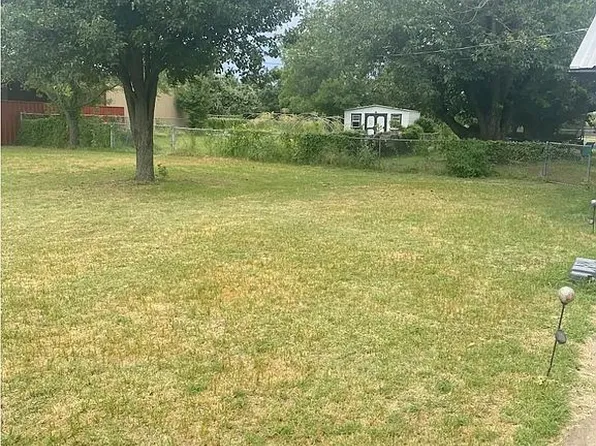 107 Riverside Dr, Mineral Wells, TX 76067