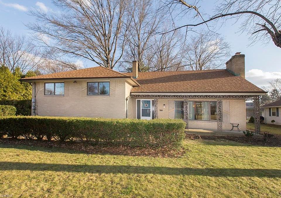 1st image of 21675 Hilliard Blvd