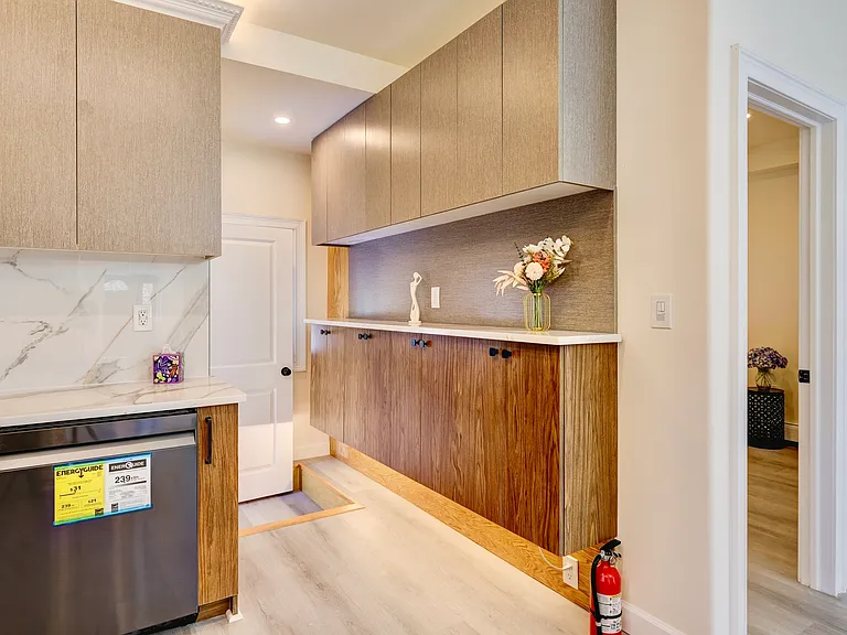 58-60 Zeliff Ave — Photo 15