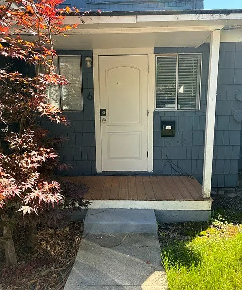 1216 W State St #6 — Photo 1