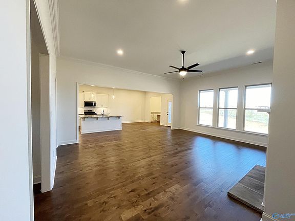 5th image of 208 Donna Lynn Ct