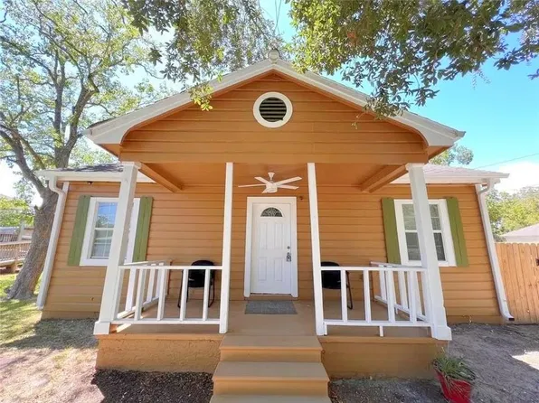 113 N Pecan Dr, Texas City, TX 77591