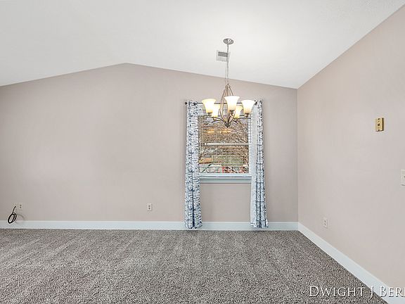 5th image of 6705 North Dr