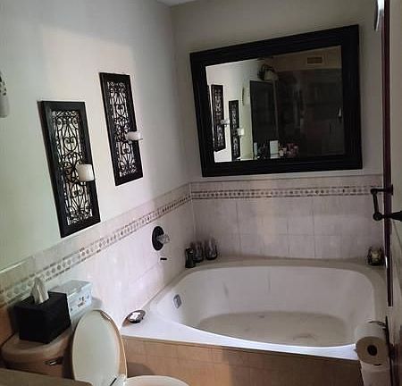 3rd image of 20533 NE 6th Ct