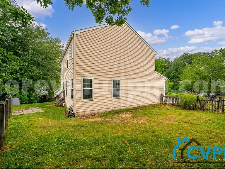 1321 Treasure Dr — Photo 27