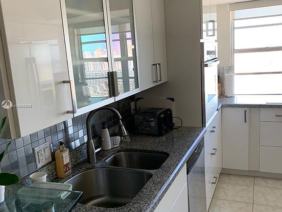 3rd image of 2801 NE 183rd St APT 1901W