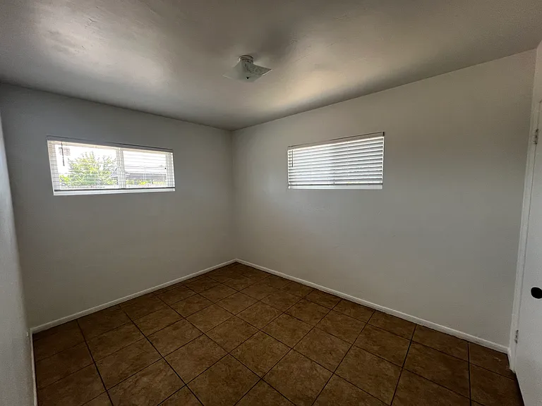 4343 E Wilshire Dr — Photo 11