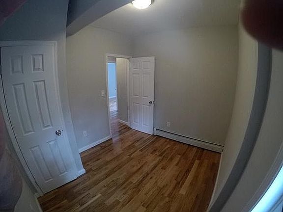 5th image of 2918 Seymour Ave