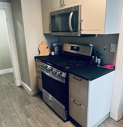 3rd image of 725 Orange St #1