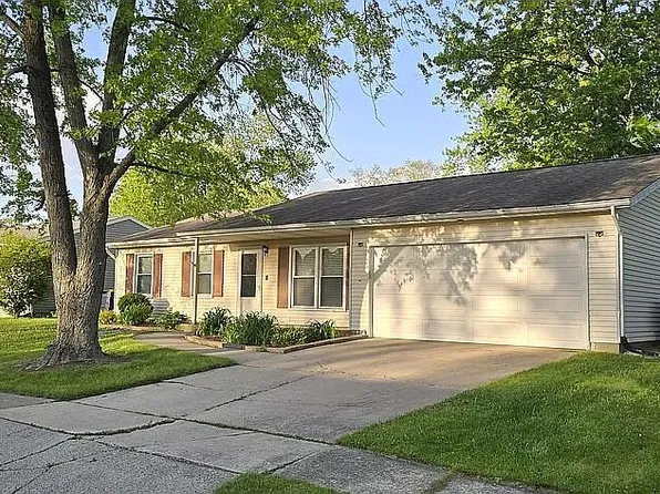 2304 Shaker Dr, Valparaiso, IN 46383