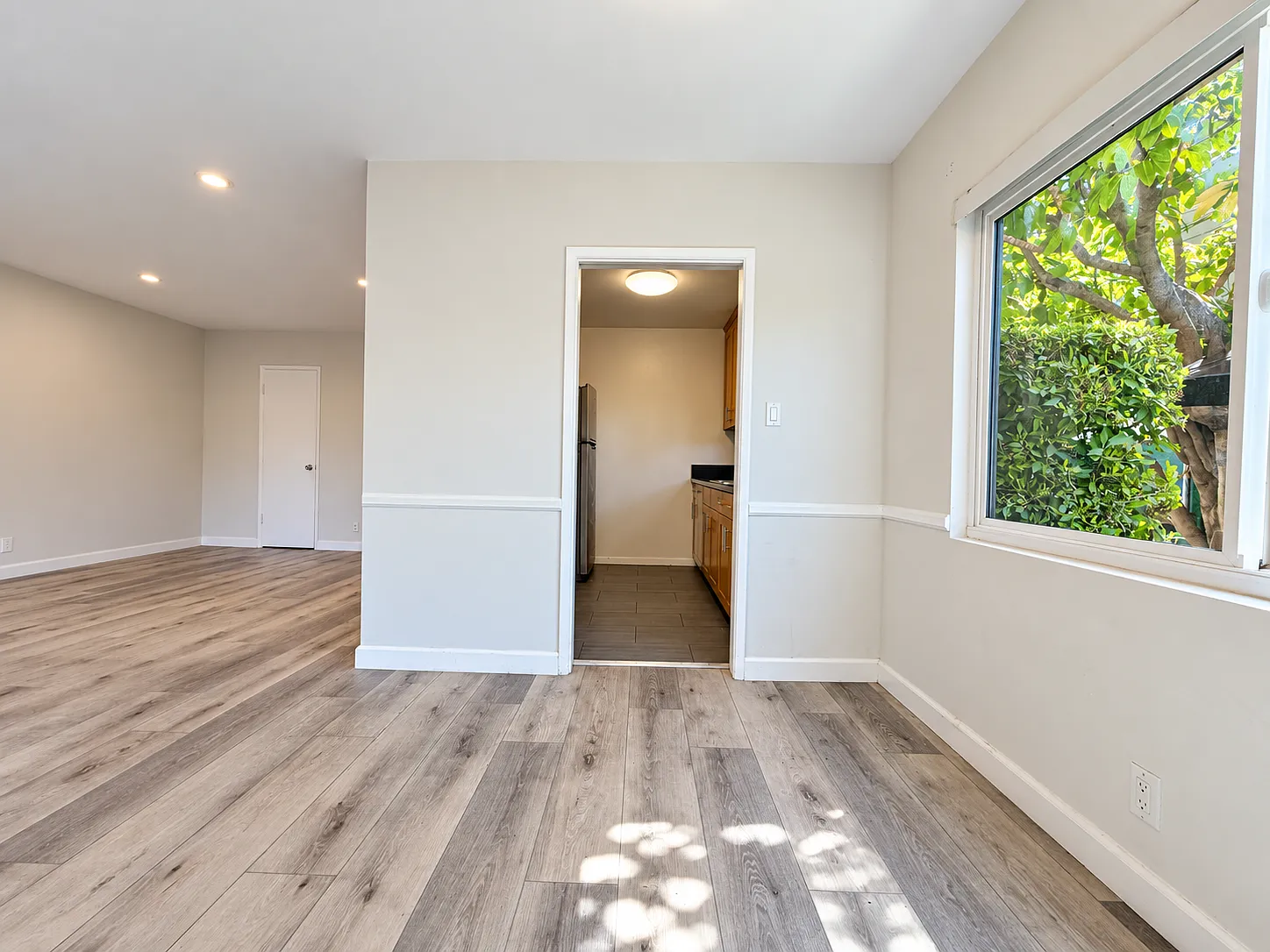 2 bed, 1000 sqft, $3,095 — Photo 4