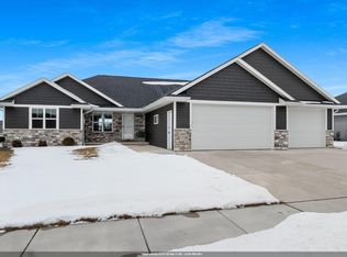 2885 Sussex Rd, Green Bay, WI 54311