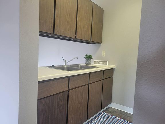 3rd image of 1624 8th St N #84