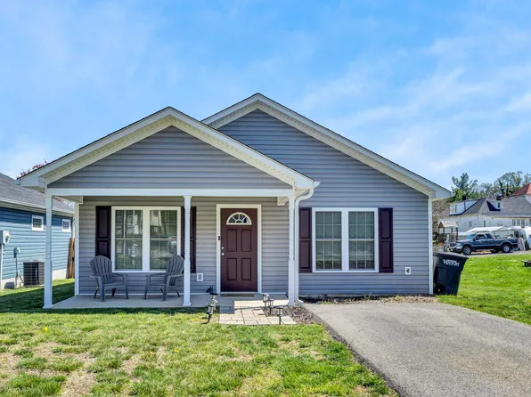 300 9th St, Vinton, VA 24179