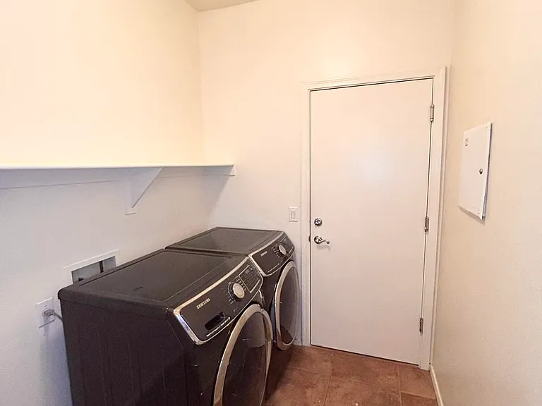 2692 E Vermont Ct — Photo 12
