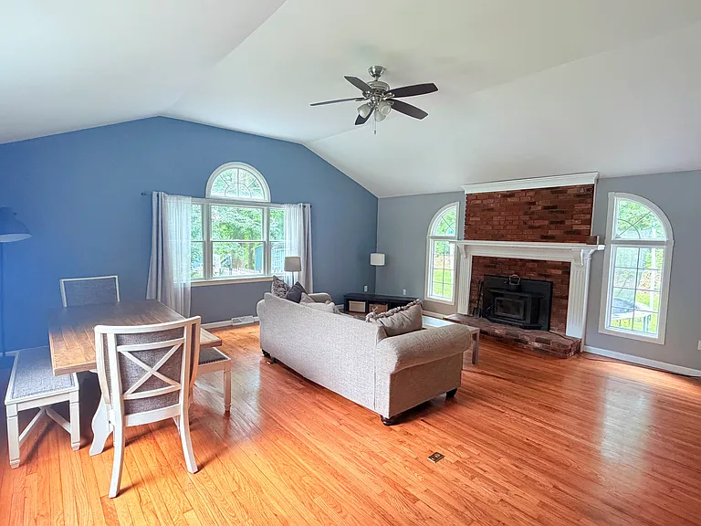 500 Wolcott Ln — Photo 8