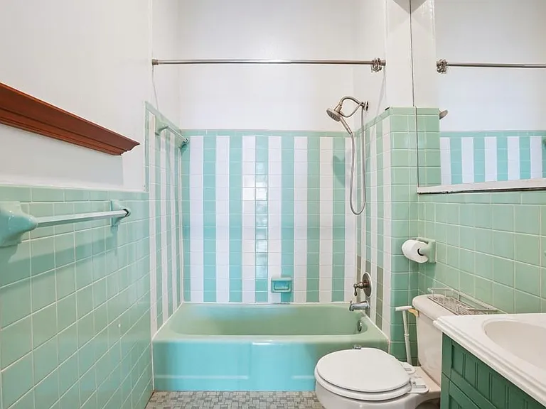 1014 Dumaine St #B — Photo 16