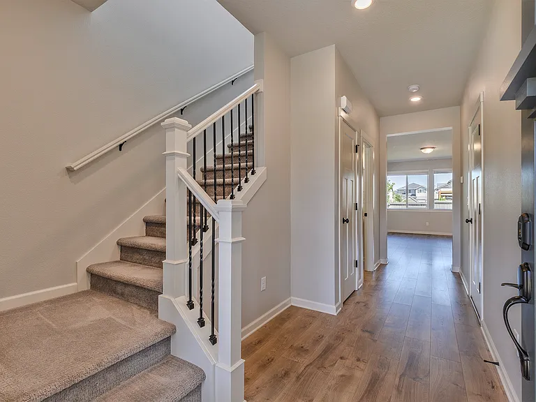2073 Silverstone Dr — Photo 2