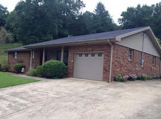 174 Green Meadow Ln, Pikeville, KY 41501