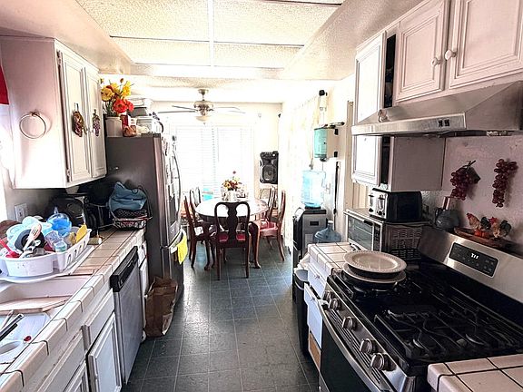 2nd image of 4480 Lineras Way