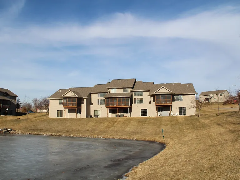 233 Woodfield Ct — Photo 22