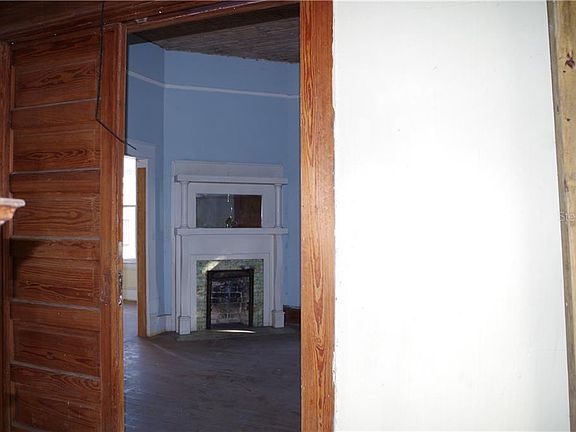 3rd image of 305 S Park Ave