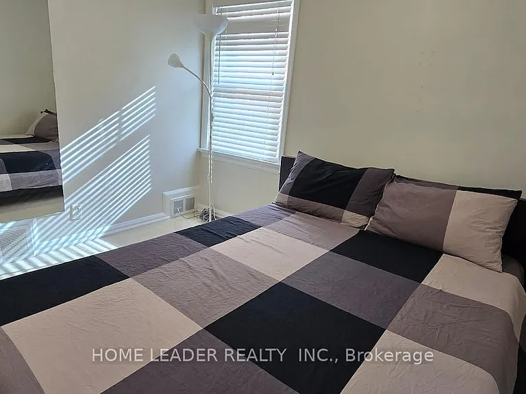 21 Franklin Ave — Photo 13