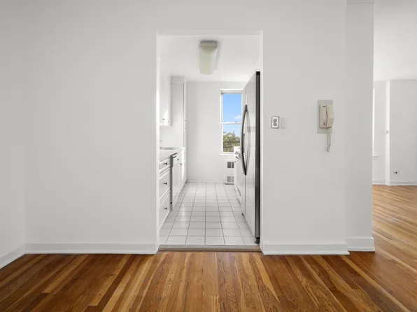 3512 Oxford Avenue image 6 of 11