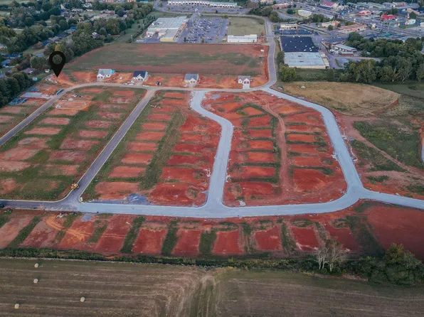 2458 Sandstone Dr, Morristown, TN 37814