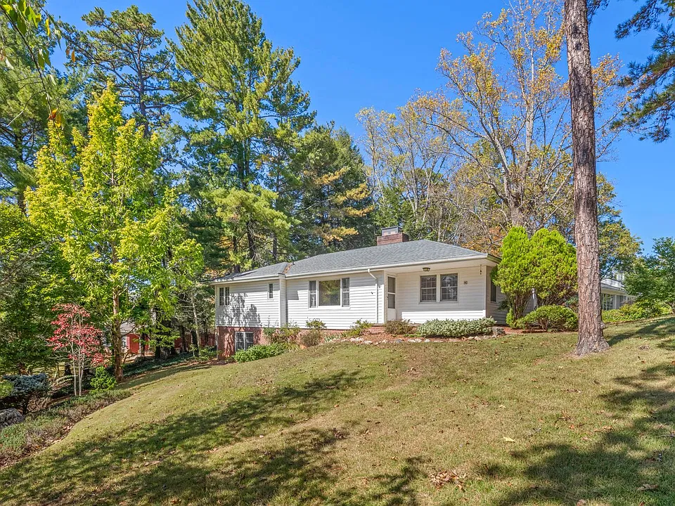 8 Maplewood Pkwy