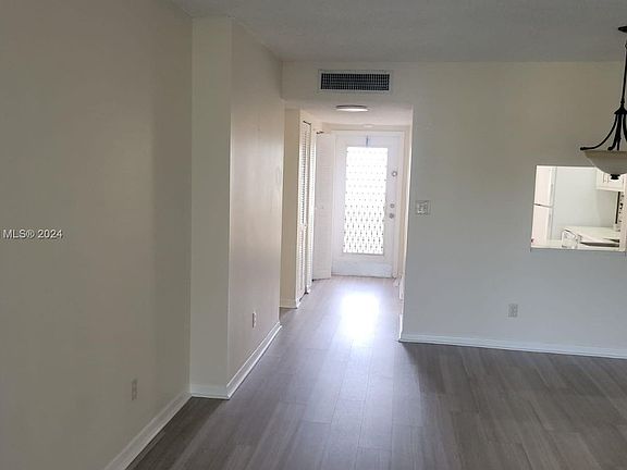 3rd image of 5901 NW 61st Ave APT 303