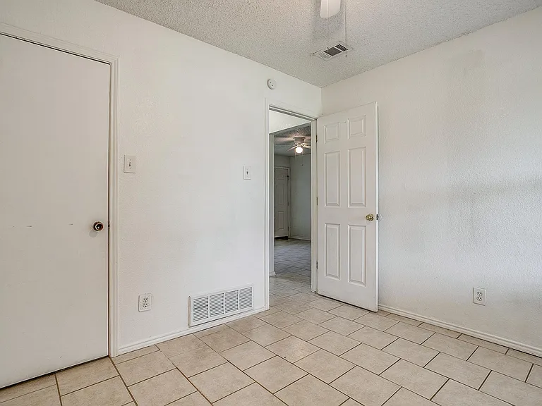 1009 W 4th St #1011 — Photo 15