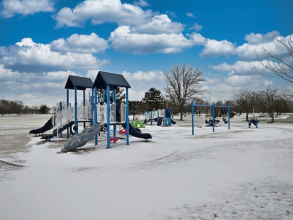 5th image of 22 Harmony Ln