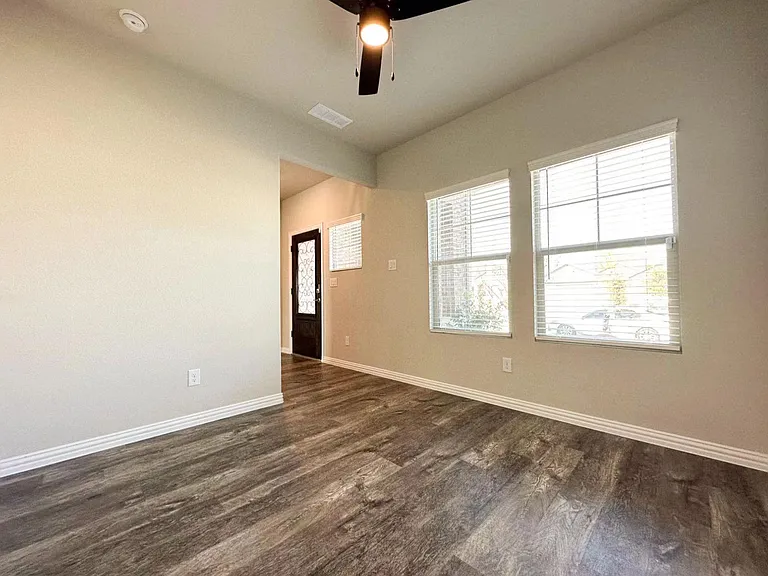 1804 Berry Ridge Trl — Photo 23
