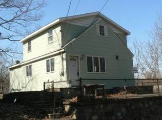 22 6th Rd, Greenwood Lake, NY 10925