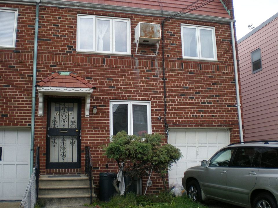 2 Family-Great Location