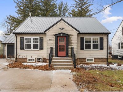 505 Commercial St, Strawberry Point, IA, 52076