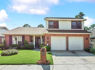 601 Aurora Oaks Dr, New Orleans, LA 70131