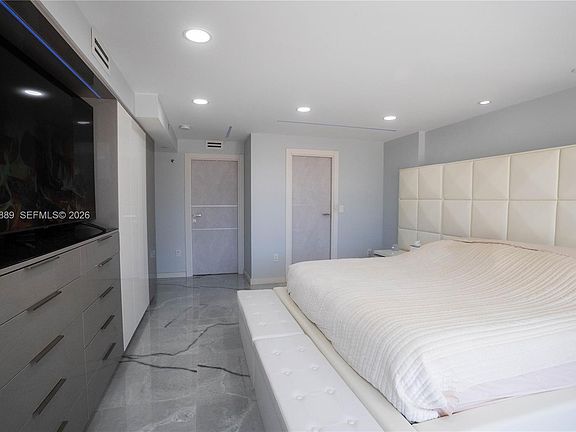 4th image of 210 174th St APT 309
