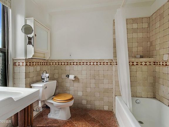 5th image of 855 W End Ave APT 6A