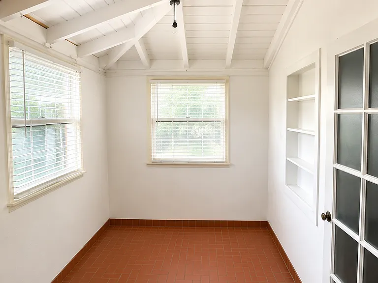 901 NW 10th Ct — Photo 10