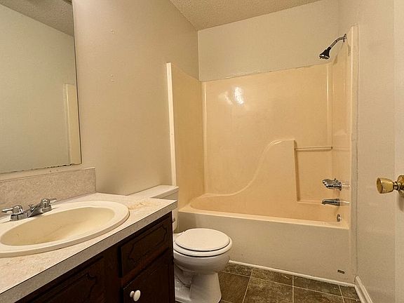 3rd image of 1616 McFarland Dr