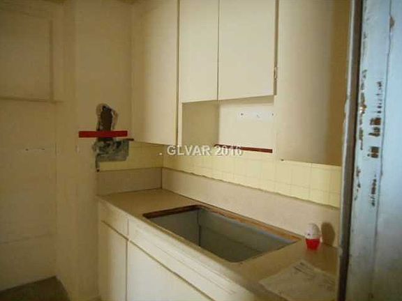 2nd image of 608 Encanto Dr