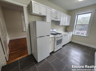 11 James St APT 4, Brookline, MA 02446