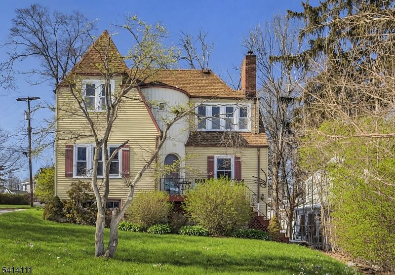 1st image of 38 Hillside Ave